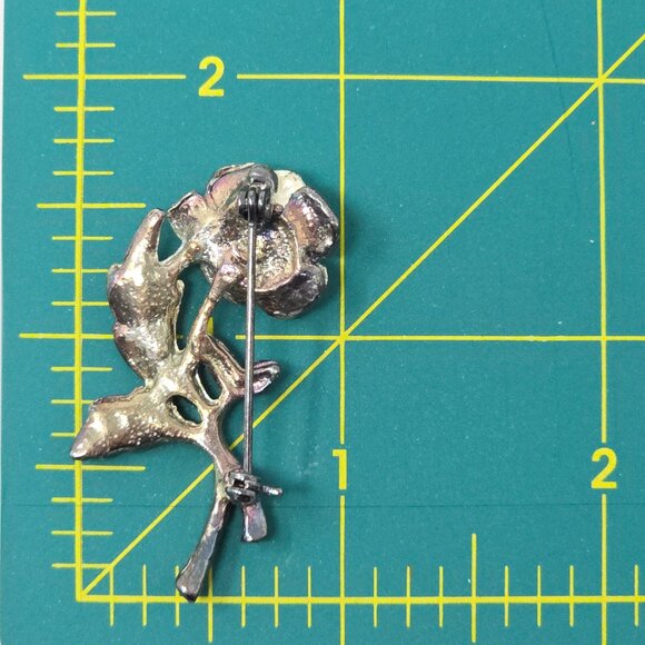 Vintage Shabby Chic White Rose Brooch Silver Tone Floral Costume Jewelry Pin - Picture 10 of 11